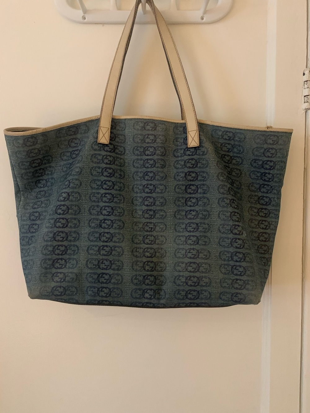 Gucci Canvas Tote Bag with Repeating Logo Pattern - Blue - Picture 2 of 5